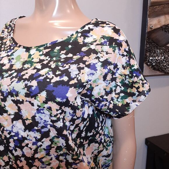 3/$20 BCBGENERATION Floral Flowy Blouse Short Sleeve Draped Open Back Cut Out - Picture 5 of 12